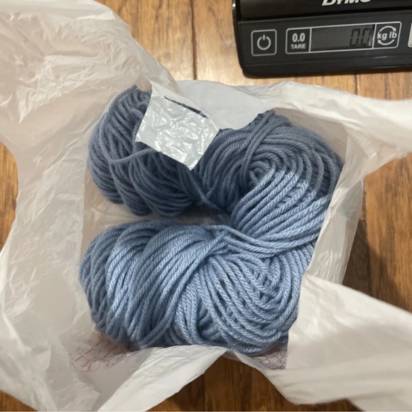 Dusty Blue / Light Blue Yarn 4-Ply 4.5 Ounces Partial Skeins Acrylic Lot Of 2 - Picture 6 of 10